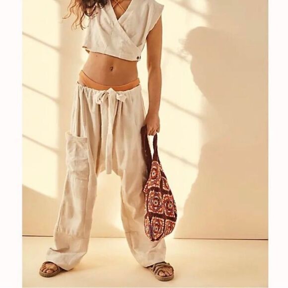 NWT
New Free People Beach Island Set Size S MSRP: $128
Yellow Top and pants - Picture 3 of 10